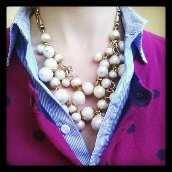 Stella & Dot | Retired Daphne Cascading Pearl + Vintage Gold Necklace - Picture 3 of 16